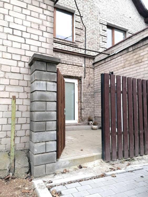 Groundfloor Apartment On The Green Hill Kaunas Exterior foto